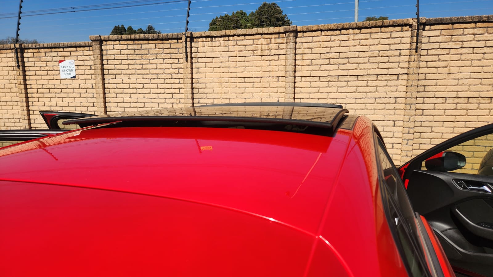 Tilted sunroof glass alignment and seal check